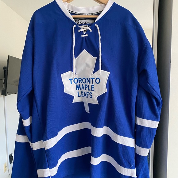 Toronto Maple Leafs Jersey - #21 Van Riemsdyk - Size 50 or Medium - Picture 2 of 5